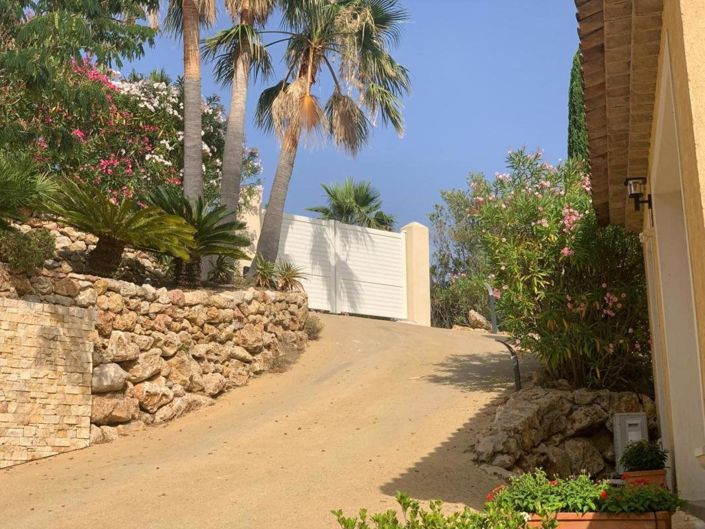 Image No.18-5 Bed House for sale