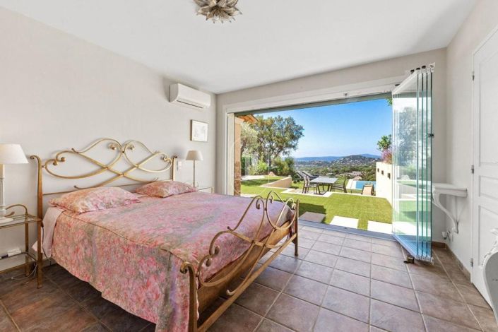 Image No.7-5 Bed House for sale