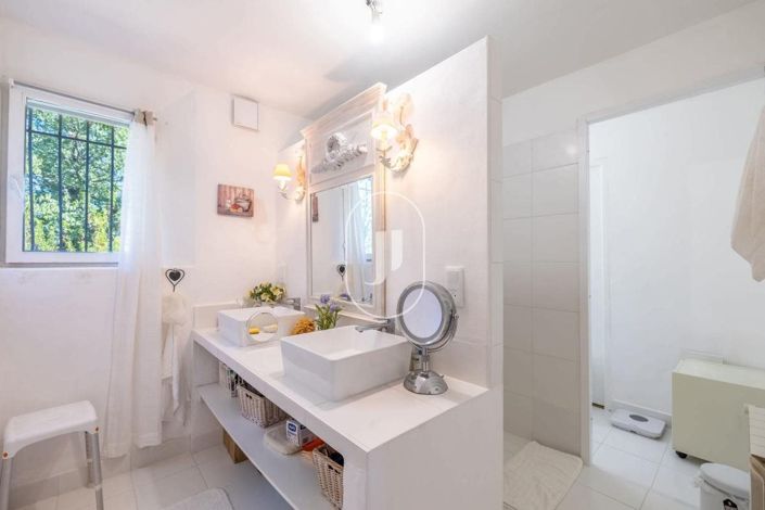 Image No.11-4 Bed House for sale
