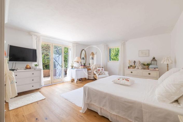 Image No.12-4 Bed House for sale