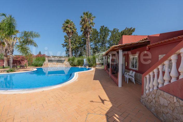Image No.18-7 Bed House for sale