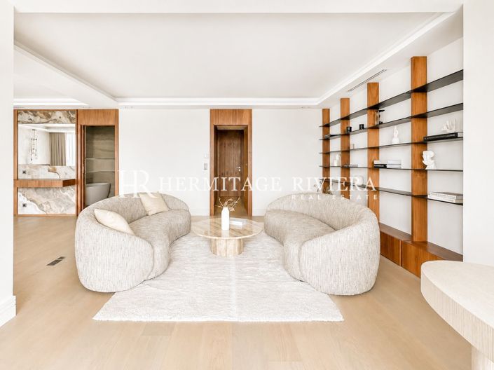 Image No.18-7 Bed House for sale