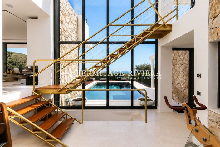 Image No.17-4 Bed House for sale