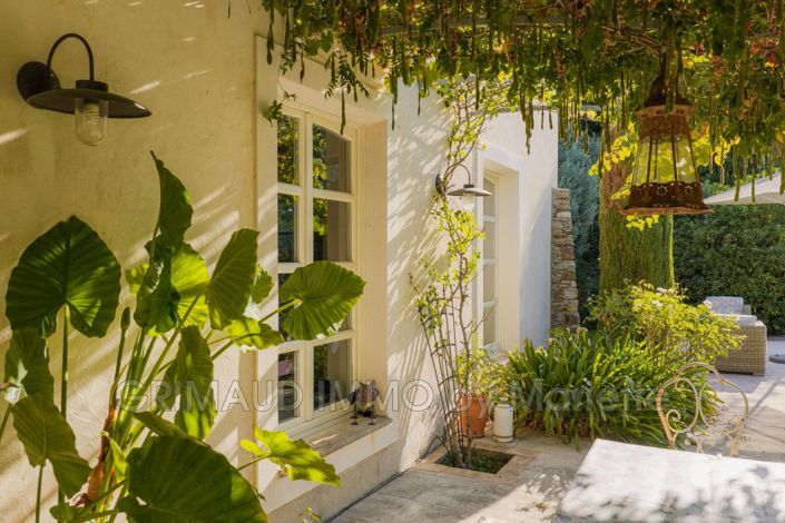 Image No.7-5 Bed House for sale