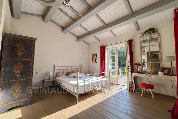 Image No.9-5 Bed House for sale
