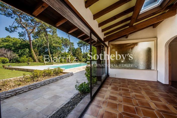 Image No.17-6 Bed House for sale