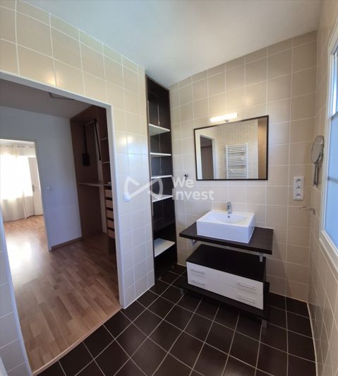 Image No.11-3 Bed House for sale
