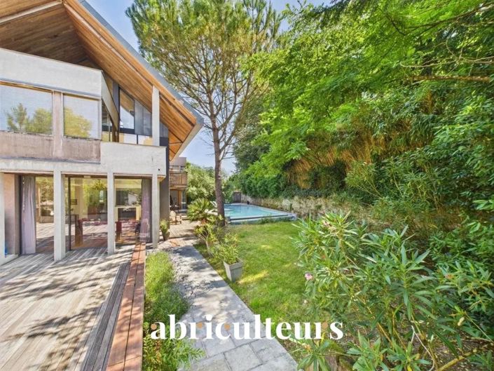 Image No.2-5 Bed House for sale