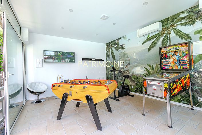 Image No.18-5 Bed House for sale
