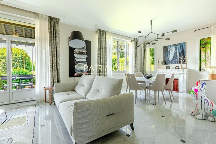 Image No.7-5 Bed House for sale