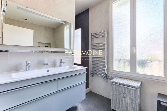 Image No.13-5 Bed House for sale
