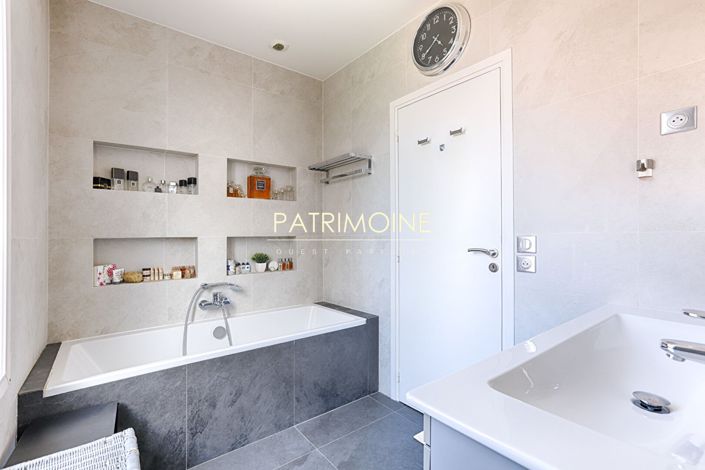 Image No.14-5 Bed House for sale