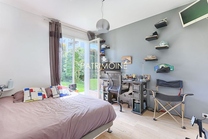 Image No.15-5 Bed House for sale