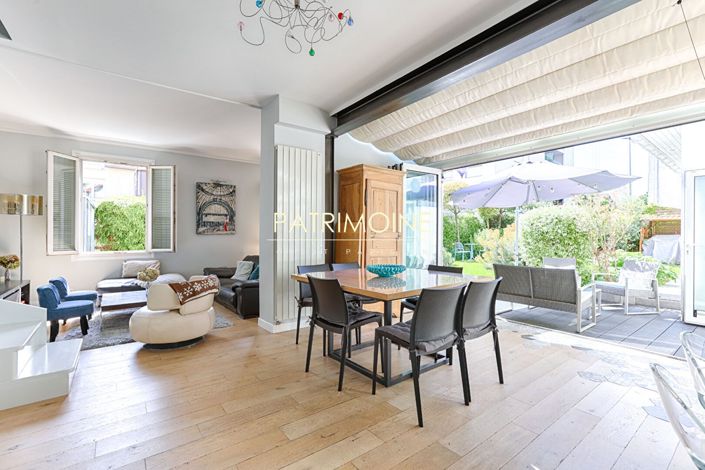 Image No.5-5 Bed House for sale