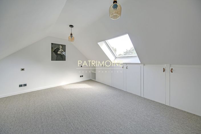 Image No.10-5 Bed House for sale