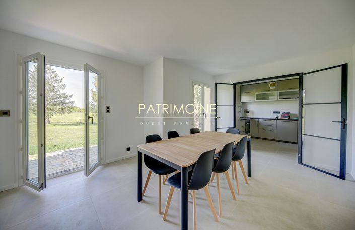 Image No.5-5 Bed House for sale
