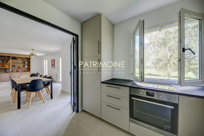 Image No.7-5 Bed House for sale