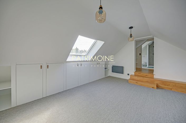 Image No.9-5 Bed House for sale