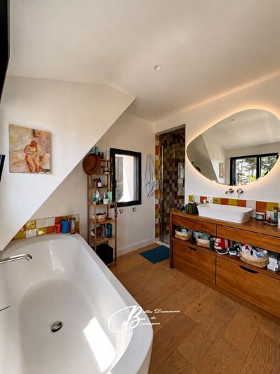 Image No.10-5 Bed House for sale