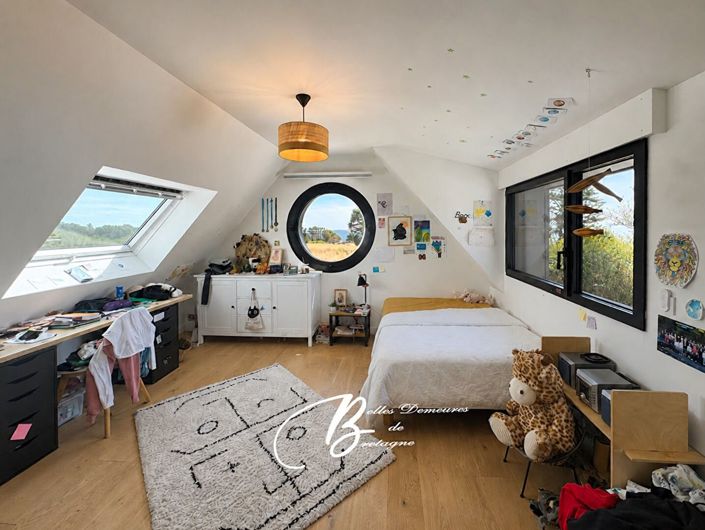 Image No.11-5 Bed House for sale