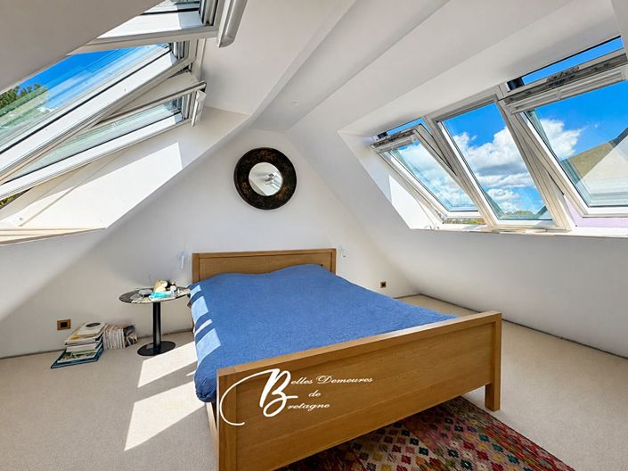 Image No.17-5 Bed House for sale