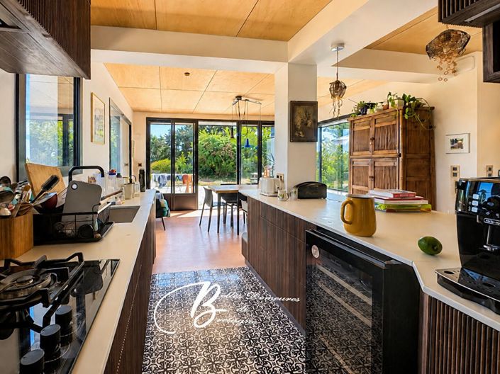 Image No.6-5 Bed House for sale