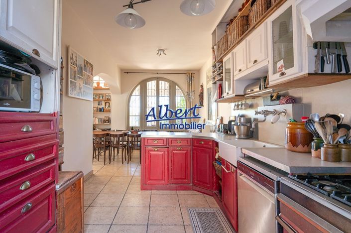 Image No.11-6 Bed House for sale