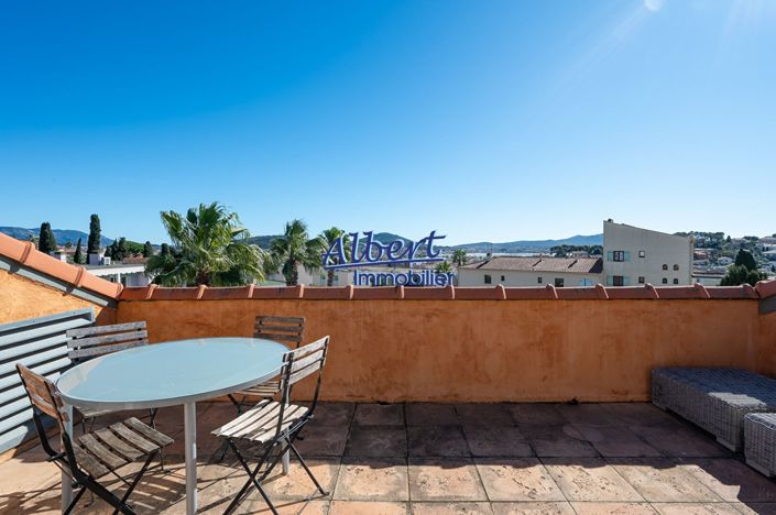 Image No.14-6 Bed House for sale