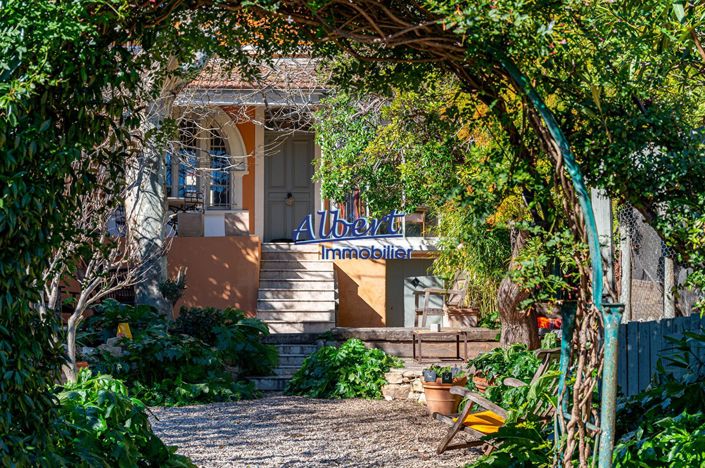 Image No.17-6 Bed House for sale