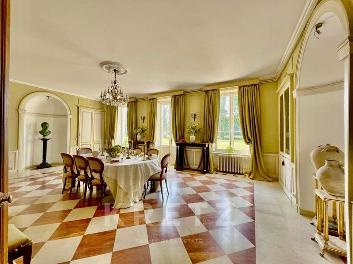 Image No.11-14 Bed Property for sale