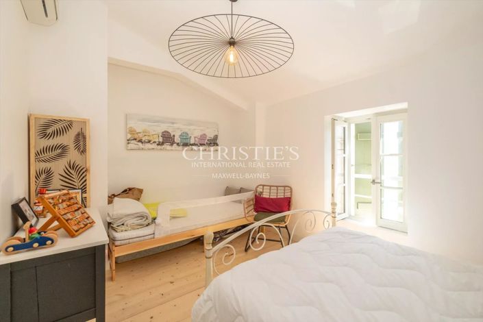 Image No.11-3 Bed House for sale