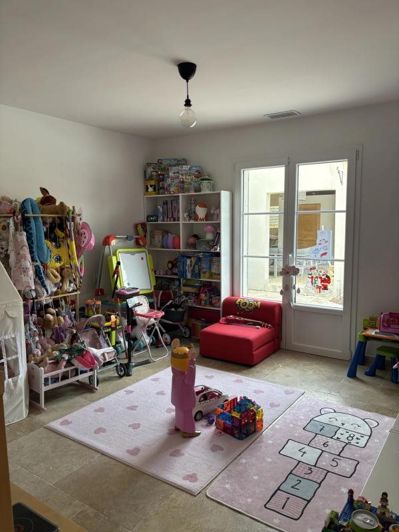 Image No.12-5 Bed House for sale