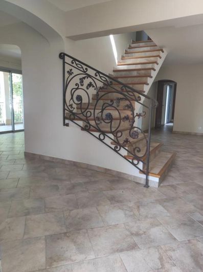 Image No.5-6 Bed House for sale