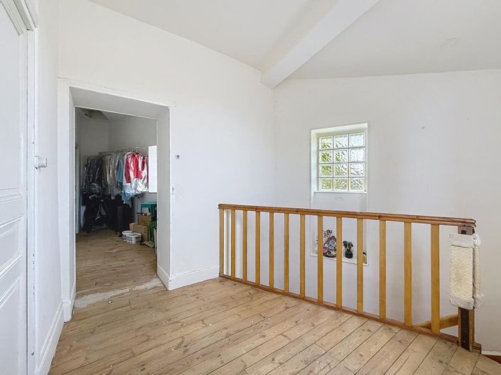 Image No.11-2 Bed House for sale