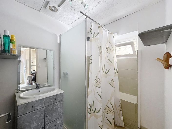 Image No.9-2 Bed House for sale
