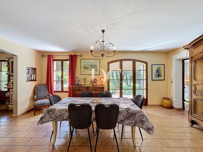 Image No.10-4 Bed House for sale