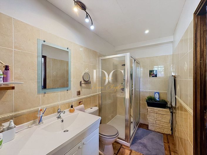 Image No.12-4 Bed House for sale