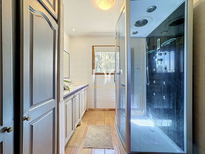 Image No.15-4 Bed House for sale
