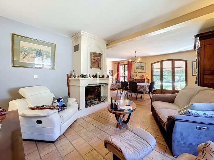 Image No.9-4 Bed House for sale
