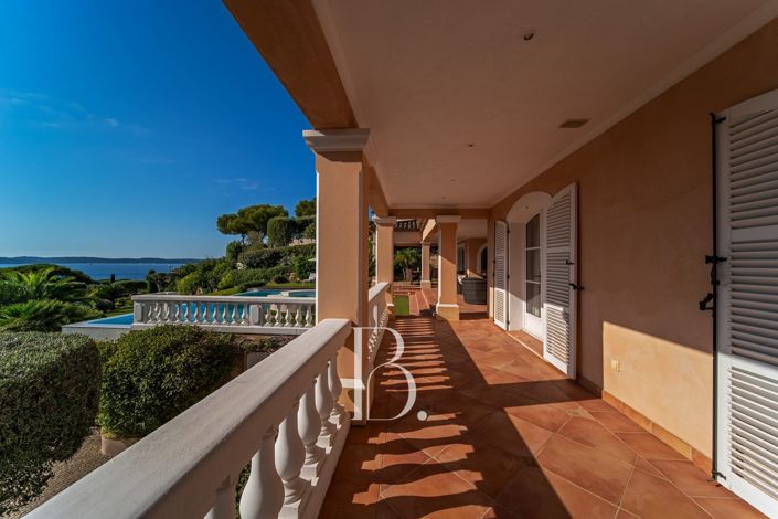 Image No.22-4 Bed House for sale
