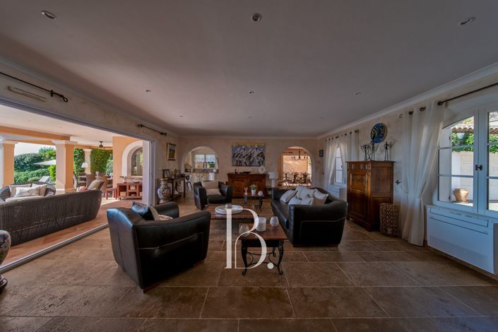 Image No.7-4 Bed House for sale