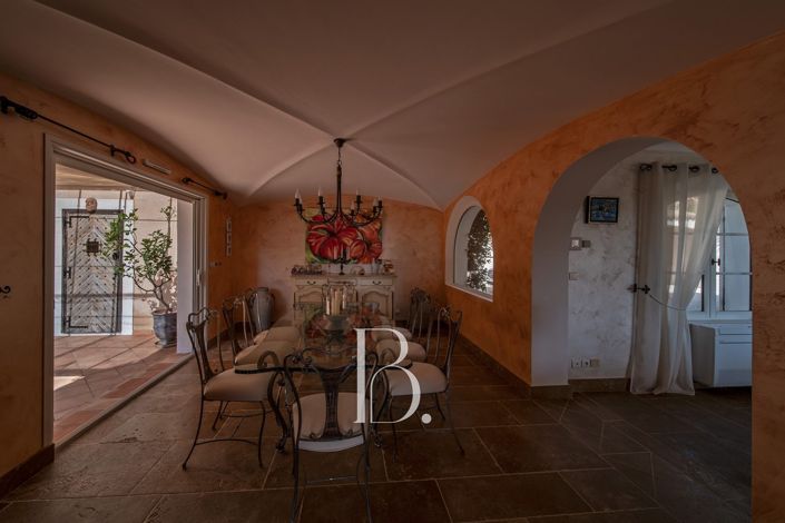 Image No.9-4 Bed House for sale