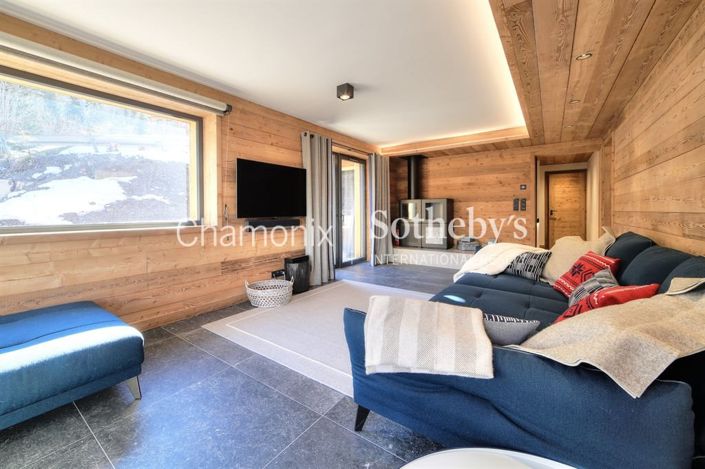 Image No.11-5 Bed House for sale