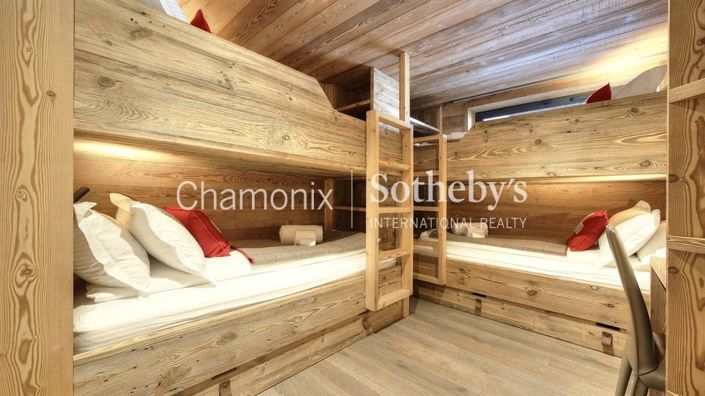 Image No.17-5 Bed House for sale