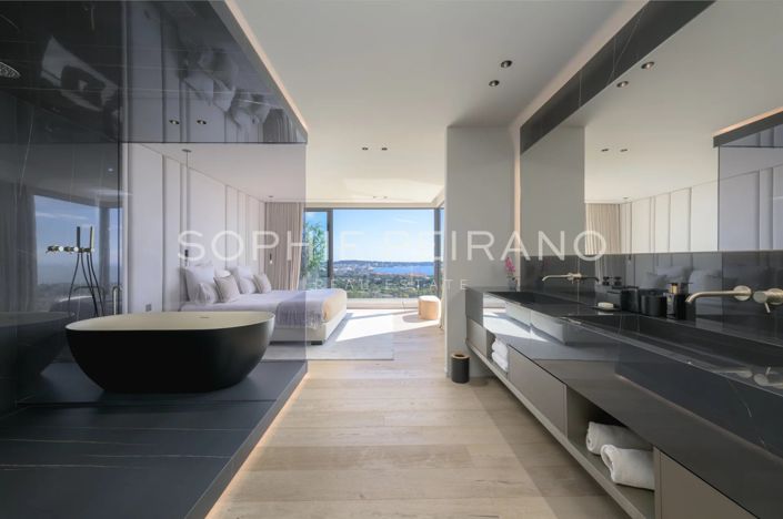 Image No.11-5 Bed House for sale