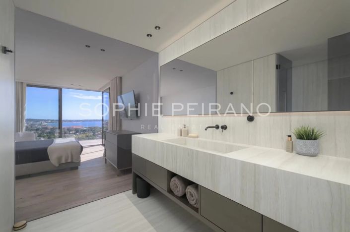 Image No.13-5 Bed House for sale