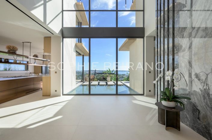 Image No.6-5 Bed House for sale
