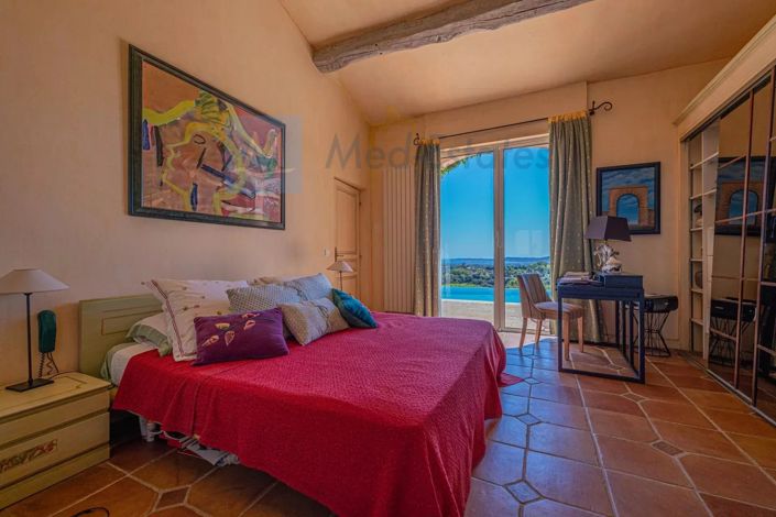 Image No.10-5 Bed House for sale
