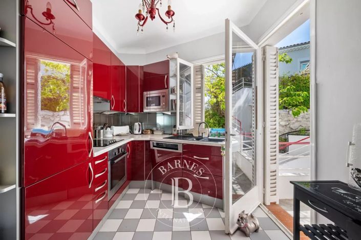 Image No.14-6 Bed House for sale