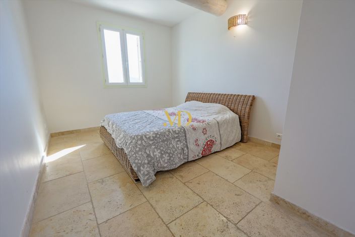 Image No.22-4 Bed House for sale